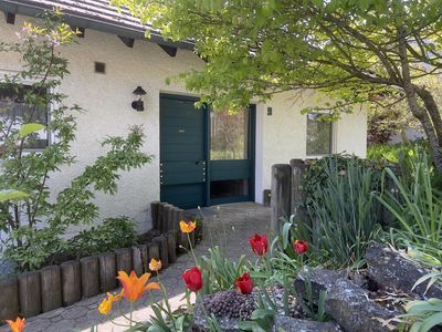 Großzügiges Einfamilienhaus mit Einliegerwohnung, Süd-Balkon, Sauna und Poolbereich im Keller