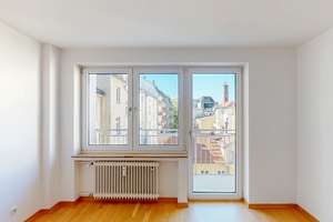 Gemütliche 2-Zimmer-Wohnung mit Innenhofbalkon – Theresienstraße 21, 80333 Universität, München – Vorschaubild 1