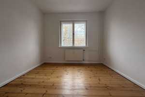 Charmante 2-Zimmer-Wohnung mit Balkon – Berlin – Vorschaubild 1