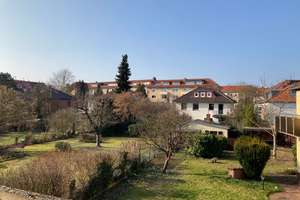 Sonnige möblierte Dachgeschosswohnung