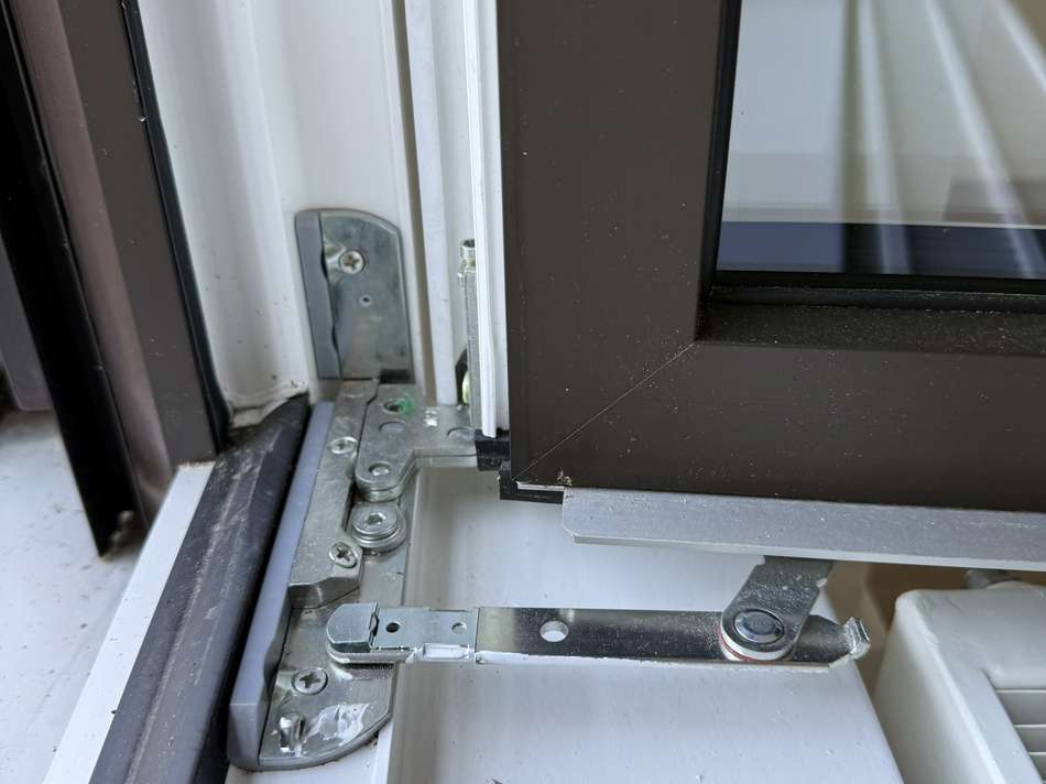 Beschläge Fenster  1
