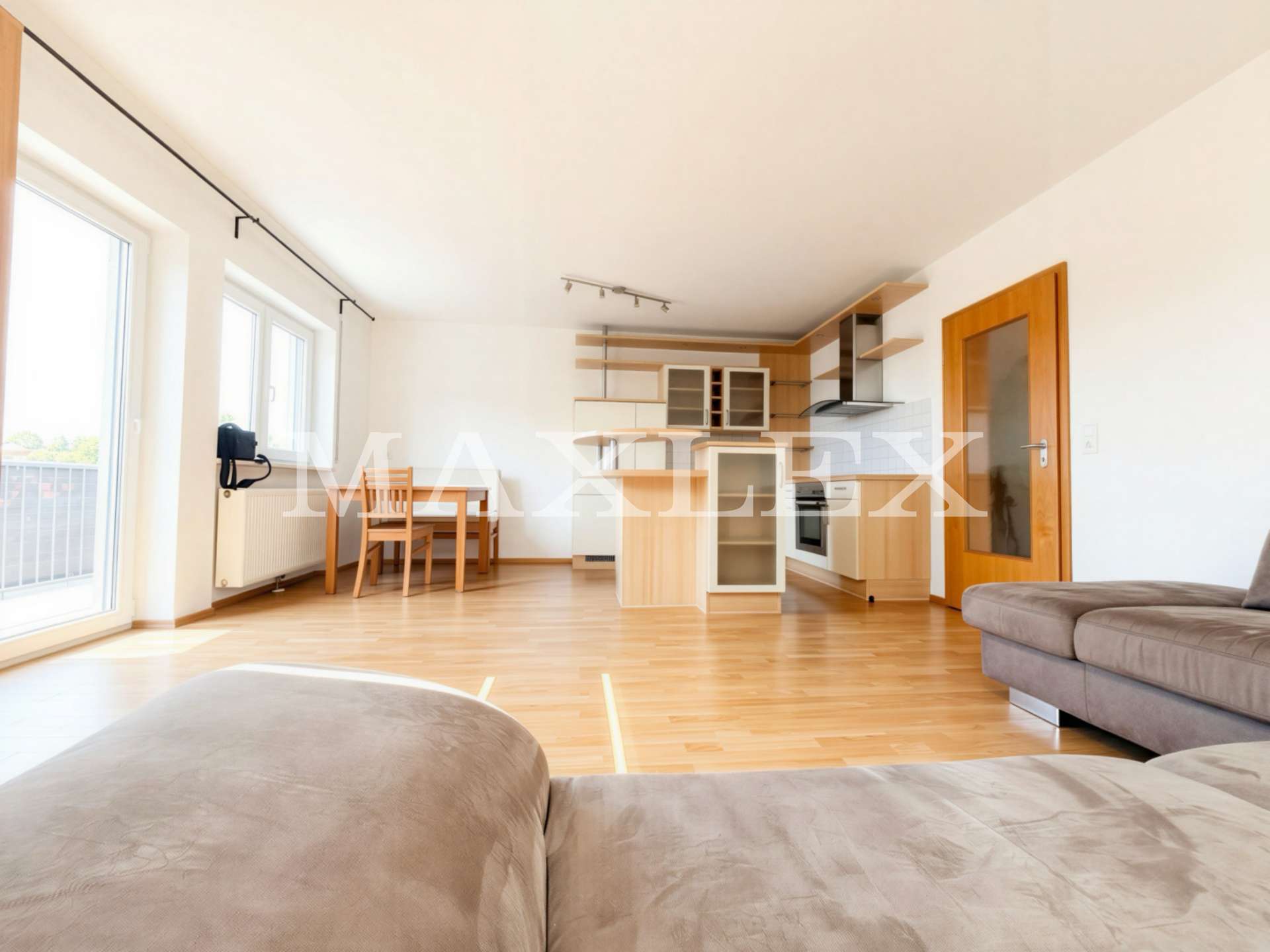 Immobilie in Salzweg - Stilvolle 2,5-Zimmer-Wohnung über zwei Ebenen - Bild 3