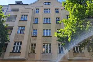 Ruhige und vermietete 2-Zimmer-Wohnung mit Balkon – Müggelstraße 5, 10247 Friedrichshain, Berlin – Vorschaubild 1