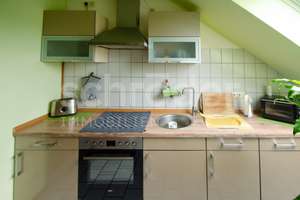 Vermietete, gut geschnittene 3-Zimmer Dachgeschosswohnung mit Balkon und Garage – Rosenstraße 4, 52428 Jülich – Vorschaubild 4