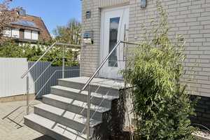 Neuwertiges Einfamilienhaus mit Traumgarage, separatem Gästebereich & einer Gesamtfläche von 270 m² – Uelzen (Kreis) – Vorschaubild 3