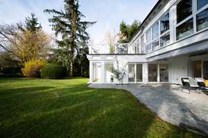 *Elegante Villa in Bad Homburg: Spitzenlage mit großzügigem Garten* – Hochtaunuskreis – Vorschaubild 1
