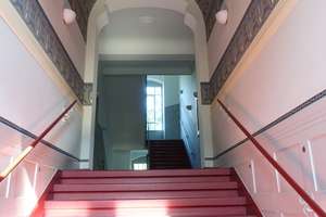 Individuelle Dachgeschosswohnung mit großem Balkon und herrlichem Blick!  – Die vollständige Adresse der Immobilie erhältst du vom Anbieter., 1187 Südvorstadt-West, Dresden – Vorschaubild 1