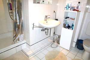 EIN STÜCK HIMMEL / 5 Zimmer Dachgeschoss-Maisonette + 2 Balkone, Einbauküche + 2 x TG. WG geeignet. – Am Haingraben 15, 65189 Südost, Wiesbaden – Vorschaubild 19