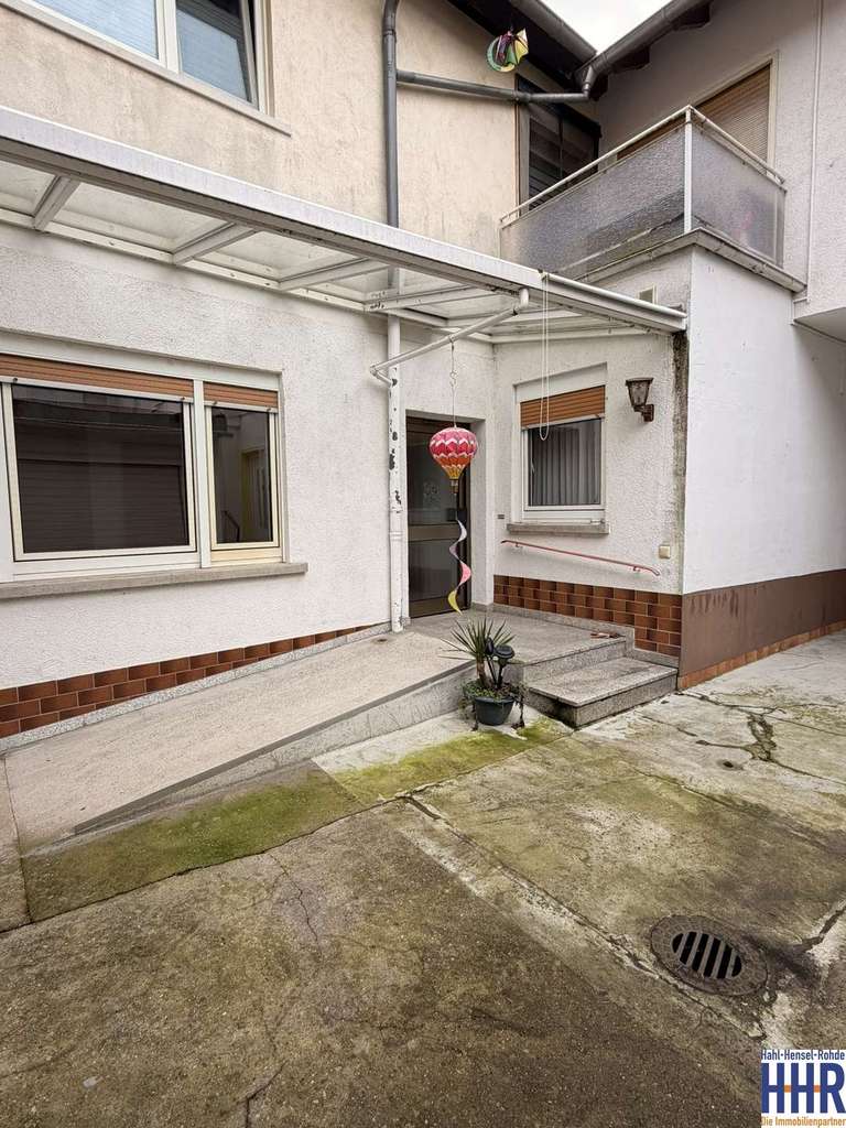 Immobilie in Bürstadt - Provisionsfreies 4-Familienhaus mit Entwicklungspotenzial in Bürstadt-Bobstadt - Bild 1