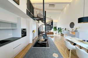 ENGBERS ESTATE ! Design- Penthouse (teilmöbliert) mit Dachbalkon an der Eigelsteintorburg