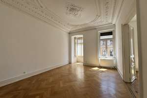 Großzügiger Altbau: 6 Zimmer auf 146 m² mitten in Wiesbaden