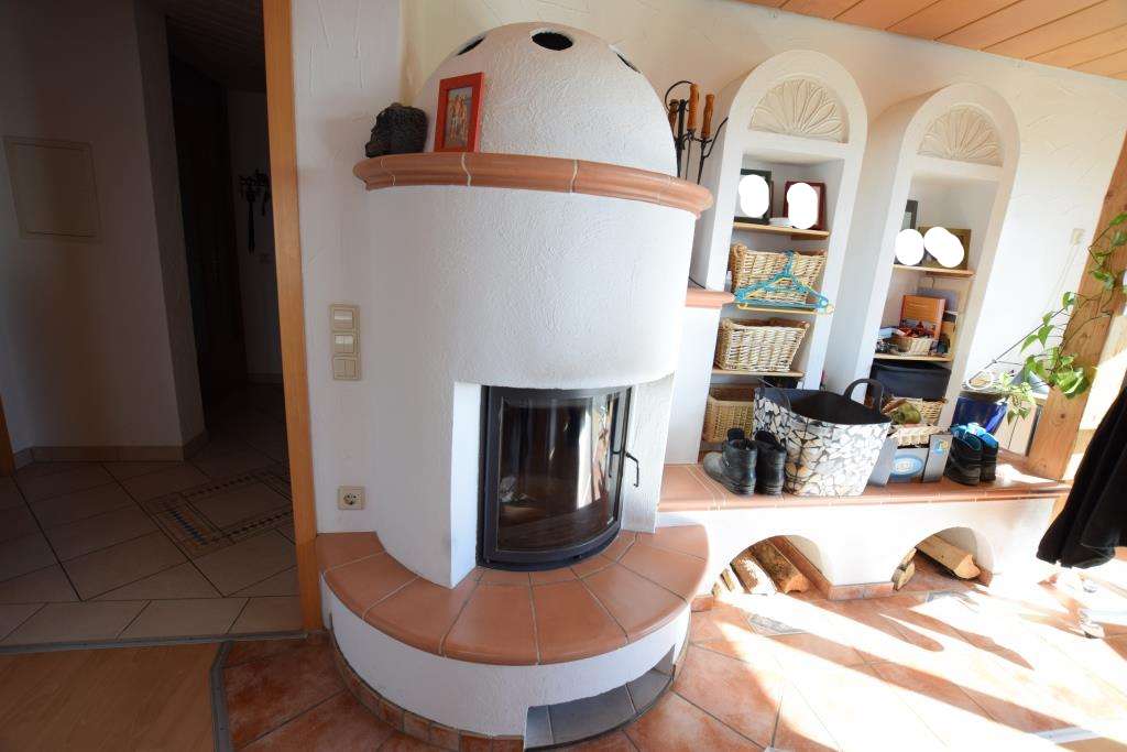 Immobilie in Meßkirch - Großzügiges 2-3 Familienhaus in ruhiger und grüner Lage eines kl. Ortsteils zw. Stockach-Meßkirch. - Bild 2