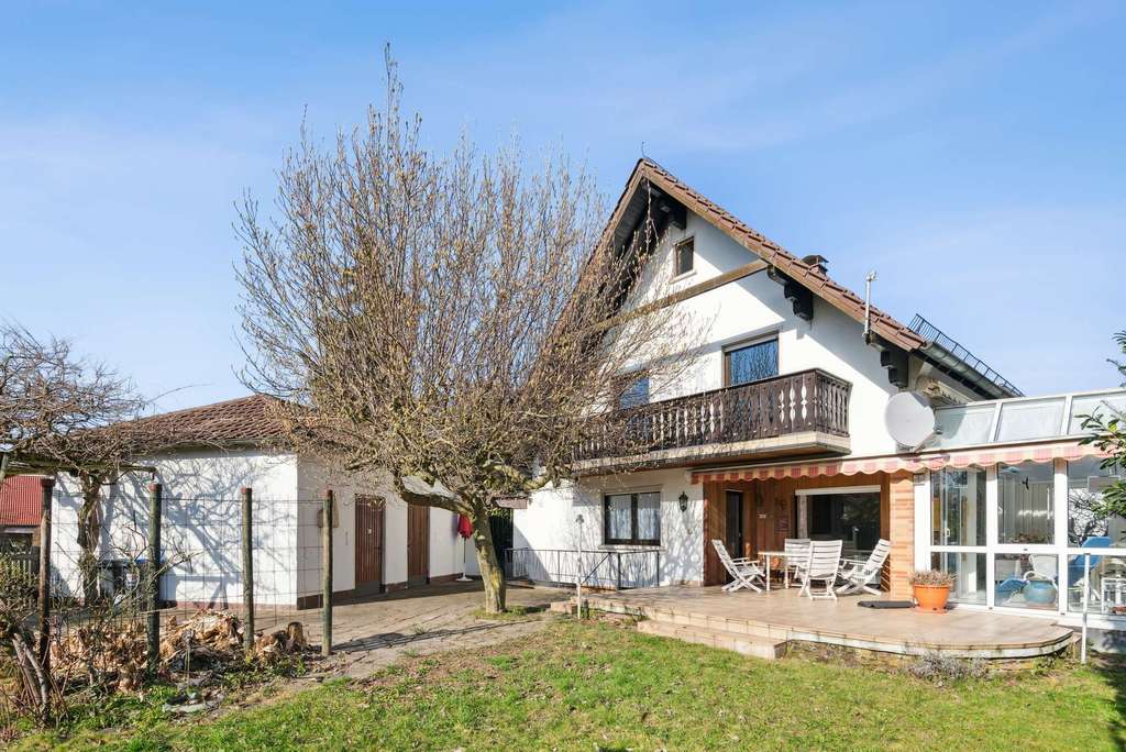 Immobilie in Römerberg - Freistehendes Einfamilienhaus mit Wintergarten, Balkon und großem Gartenparadies - Bild 2