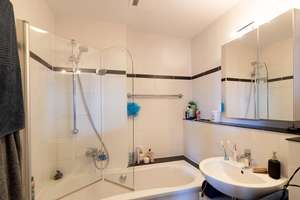 Ruhig gelegene Wohnung in Bonn Zentrum mit Dachterrasse und Kamin – Thomas-Mann-Straße 44a, 53111 Bonn-Zentrum, Bonn – Vorschaubild 10