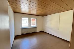 Solides Wohnhaus mit viel Freifläche für Autos, Spielwiese u. Gemüsebeet - Scheune vorhanden – Erzkopfstraße 8, 75181 Huchenfeld, Pforzheim – Vorschaubild 11