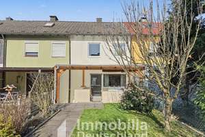 Saniertes Reihenmittelhaus mit Garten und Garage in direkter Lage am Rahmer Wald