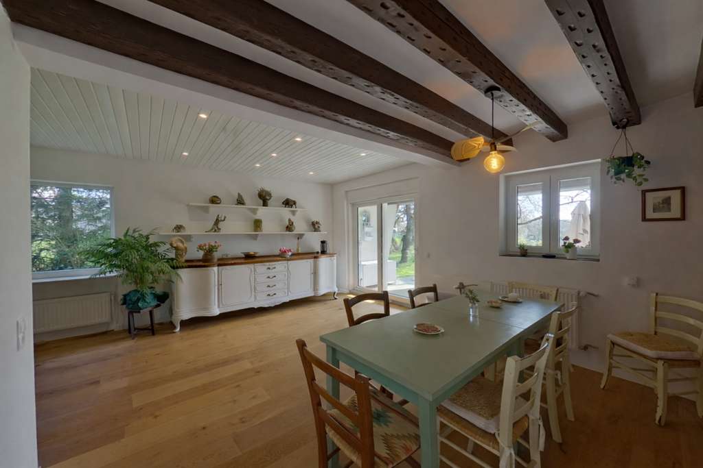 Immobilie in Bottenbach - Einziehen & Wohlfühlen: Stilvoller Bungalow mit Fernblick, großem Garten und eigener Wellnessoase - Bild 3