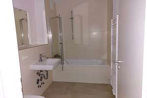 Direkt einziehen! Moderne 2 Zimmer + Süd-West-Balkon, Einbauküche, Wannenbad + Abstellraum, Aufzug – Luruper Hauptstraße 77a, 22547 Lurup, Hamburg – Vorschaubild 7