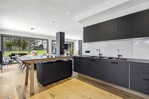 MGF-Group: Familienanwesen mit Wohn-/Nutzfläche von 335 m² – Die vollständige Adresse der Immobilie erhältst du vom Anbieter., 82031 Grünwald – Vorschaubild 10