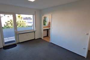 Schöne gepflegte Wohnung mit einem Zimmer sowie Balkon und EBK in Frankfurt-Unterliederbach – 65929 Unterliederbach, Frankfurt am Main – Vorschaubild 2