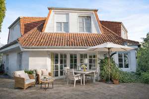 Architektonisches Juwel - Elegante Villa mit drei Wohneinheiten  zwischen Golfplatz und Meer – Die vollständige Adresse der Immobilie erhältst du vom Anbieter., 23570 Travemünde, Lübeck – Vorschaubild 2
