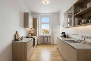Sanierungsbedürftige 2-Zimmer-Altbauwohnung mit Holzdielen + Balkon! – Philippistraße 3, 14059 Charlottenburg, Berlin – Vorschaubild 10