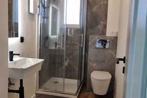 *AB SOFOT VERFÜGBAR*  Kernsanierte, schöne 3-Zimmer Wohnung mit Balkon – Leibnizstraße 40, 41061 Westend, Mönchengladbach – Vorschaubild 1