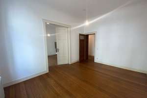 Herrliche Altbauwohnung: große Wohnküche, Original-Dielenböden, hohe Decken, top saniertes Bad – Adolfstr. 7, 53111 Nordstadt, Bonn – Vorschaubild 5
