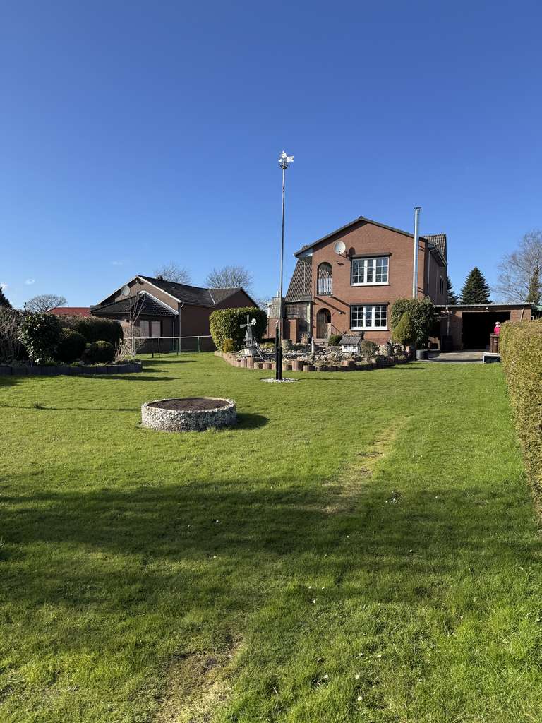 Immobilie in Holzdorf - Einfamilienhaus auf großem Grundstück mit Modernisierungsbedarf - Bild 1