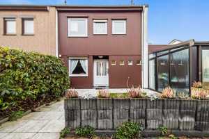 Bremen-Mittelhuchting I Sofort beziehbares Reihenendhaus mit Anbau und Garage – Bremen – Vorschaubild 1