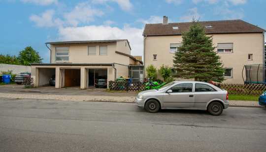 Bild von Zwei Wohnhäuser mit 5 Garagen – Kapitalanlage in Hahndorf
