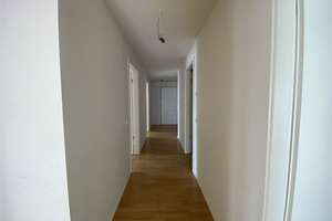 Schöne, helle, 4.Zi.Whg mit zwei Bädern, Abstellraum, großem Balkon, EBK, Kellerraum – Tunnelstraße 2, 70469 Bahnhof Feuerbach, Stuttgart – Vorschaubild 7