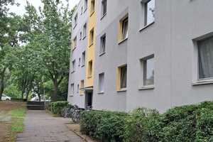 Einziehen und wohlfühlen! Helle 4-Zimmer-Wohnung mit Balkon – Sielkamp 32, 38112 Braunschweig – Vorschaubild 1