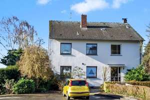 2-Familienhaus mit tollem Grundstück in ruhiger Lage