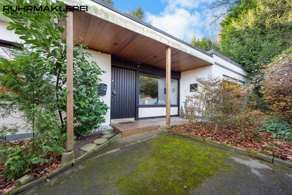 Immobilie in Wetter (Ruhr) - Freistehendes Zweifamilienhaus mit Schulungsräumen in bevorzugter Lage von Wetter-Wengern! - Bild 2