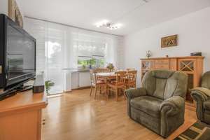 Bremen-Kirchhuchting: Modernisierte und helle 4-Zimmer-Eigentumswohnung – Die vollständige Adresse der Immobilie erhältst du vom Anbieter., 28259 Kirchhuchting, Bremen – Vorschaubild 4