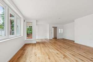 Kernsanierte Erdgeschosswohnung mit Garten & A+