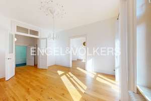 Großzügige Altbauwohnung mit Balkon und Aufzug! – Die vollständige Adresse der Immobilie erhältst du vom Anbieter., 65185 Mitte, Wiesbaden – Vorschaubild 4