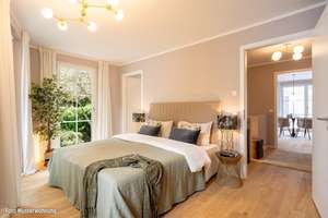 *SOFORT BEZUGSFERTIG* EXKLUSIVE MAISONETTE-WOHNUNG MIT SCHÖNER GARTENTERRASSE (U3) – Bauweberstraße 1c, 81476 Forstenried, München – Vorschaubild 3