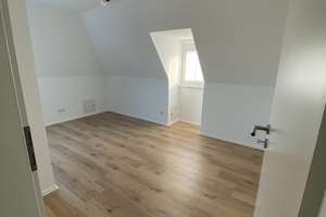 3-Zimmer-DG-Wohnung in Zuffenhausen  – Die vollständige Adresse der Immobilie erhältst du vom Anbieter., 70435 Zuffenhausen-Frauensteg, Stuttgart – Vorschaubild 8