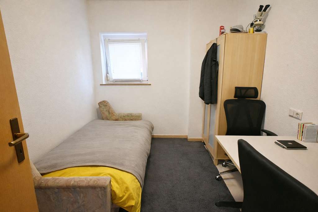 Immobilie in Weingarten - Kapitalanleger aufgepasst: Solides Wohnhaus mit 3 Wohnungen in Nähe zur Hochschule - Bild 3