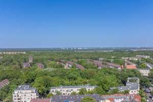 ERSTKLASSIGE 3 ZIMMER DACHGESCHOSS-WOHNUNG MIT SÜD-WEST-BALKON MIT MODERNER AUSSTATTUNG – Gartenfelder Straße 80, 13599 Haselhorst, Berlin – Vorschaubild 4