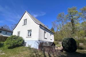 Exklusive Chance in Gera: Haus mit Garten, Terrasse & Garage – gestalten Sie Ihr Zuhause neu – Die vollständige Adresse der Immobilie erhältst du vom Anbieter., 7546 Gera-Ost, Gera – Vorschaubild 1