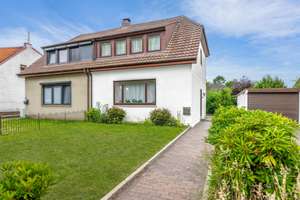Bremen-Arsten: Charmante Doppelhaushälfte mit großem Gartenbereich in ruhiger Wohnlage – Die vollständige Adresse der Immobilie erhältst du vom Anbieter., 28279 Arsten, Bremen – Vorschaubild 2