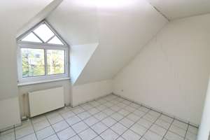 Helle Dachgeschosswohnung mit Aufzug, Balkon & Tiefgarage in Solingen-Wald – Die vollständige Adresse der Immobilie erhältst du vom Anbieter., 42719 Wald, Solingen – Vorschaubild 8