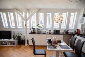 ++ EXKLUSIVE ALTBAU-MAISONETTE MIT DACHTERRASSE UND AUSBLICK ++ TOP LAGE – Alexandrastr 17, 65187 Südost, Wiesbaden – Vorschaubild 2