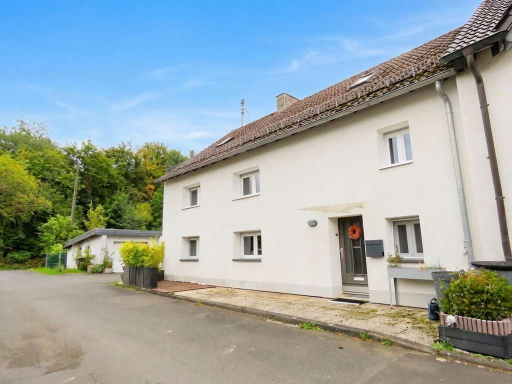 Immobilie in Much - Much: Charmantes Doppelhaus – Großer Rückzugsort für Familien - Bild 0