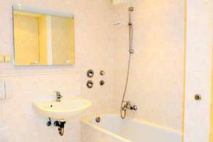 In perfekter Westendlage! Große 2 Zimmerwohnung mit tollem Südbalkon & Gartennutzung – 60323 Westend-Süd, Frankfurt am Main – Vorschaubild 15