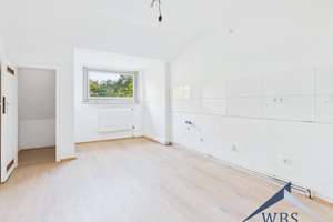 Frisch sanierte 3-Zimmer-Dachgeschosswohnung mit großzügiger Wohnküche und Gemeinschaftsgarten – Halfmannswiese 63, 44879 Dahlhausen, Bochum – Vorschaubild 4