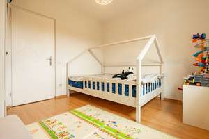 Geräumige 4-Zimmer-Eigentumswohnung mit Gäste-WC, Tageslichtbad und Balkon in zentraler Wohnlage – Die vollständige Adresse der Immobilie erhältst du vom Anbieter., 22339 Hummelsbüttel, Hamburg – Vorschaubild 7
